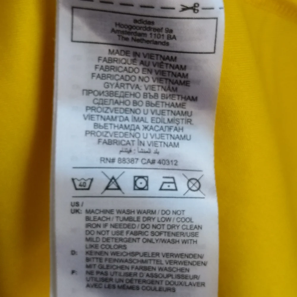 ☆ ADIDAS Yellow Jersey T-shirt